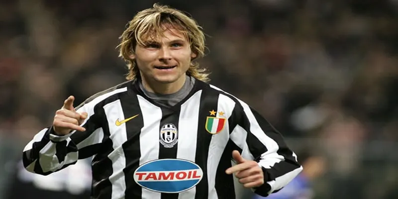 Pavel Nedvěd: The Relentless Heart of Midfield